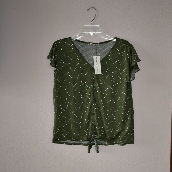All in Love Women's Green Arrow Print Cap Sleeve Button-Up Knot Front Top Size M - Picture 1 of 4